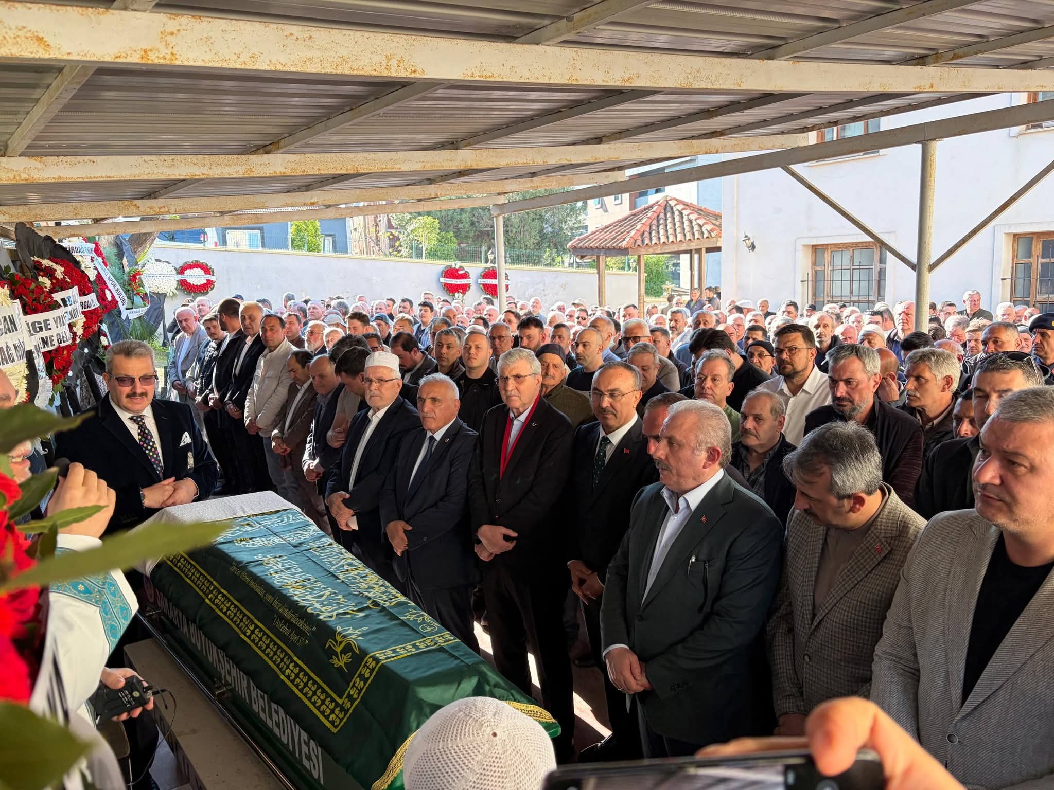 Tekirdağ Valisi Recep Soytürk’ün ağabeyi Ali Soytürk, Sakarya’da düzenlenen cenaze