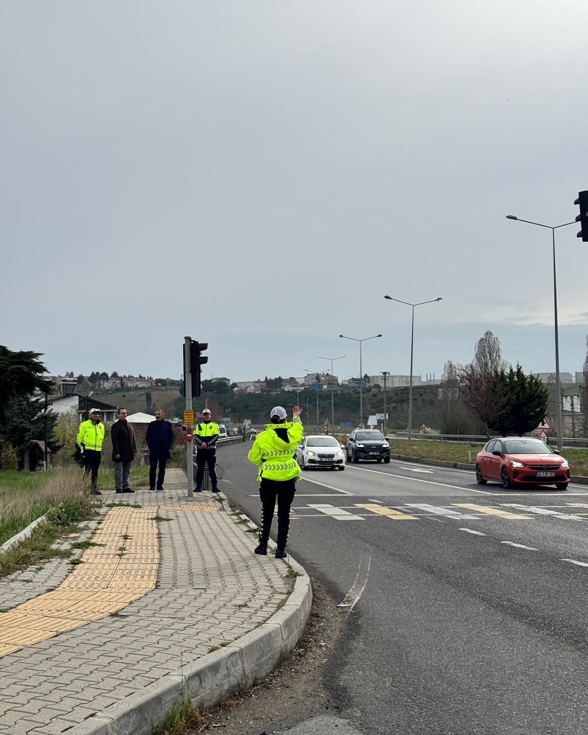 Tekirdağ’da bayram tatili süresince trafik yoğunluğunun yaşandığı İstanbul-Tekirdağ kara yolunda