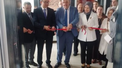 Kurs öğretmeni Melek Berberoğlu rehberliğinde hazırlanan çalışmalar katılımcıların beğenisine sunuldu