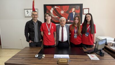 Tekirdağ Belediyesi Mehmet Serez Sosyal Bilimler Lisesi öğrencileri, geliştirdikleri zaman