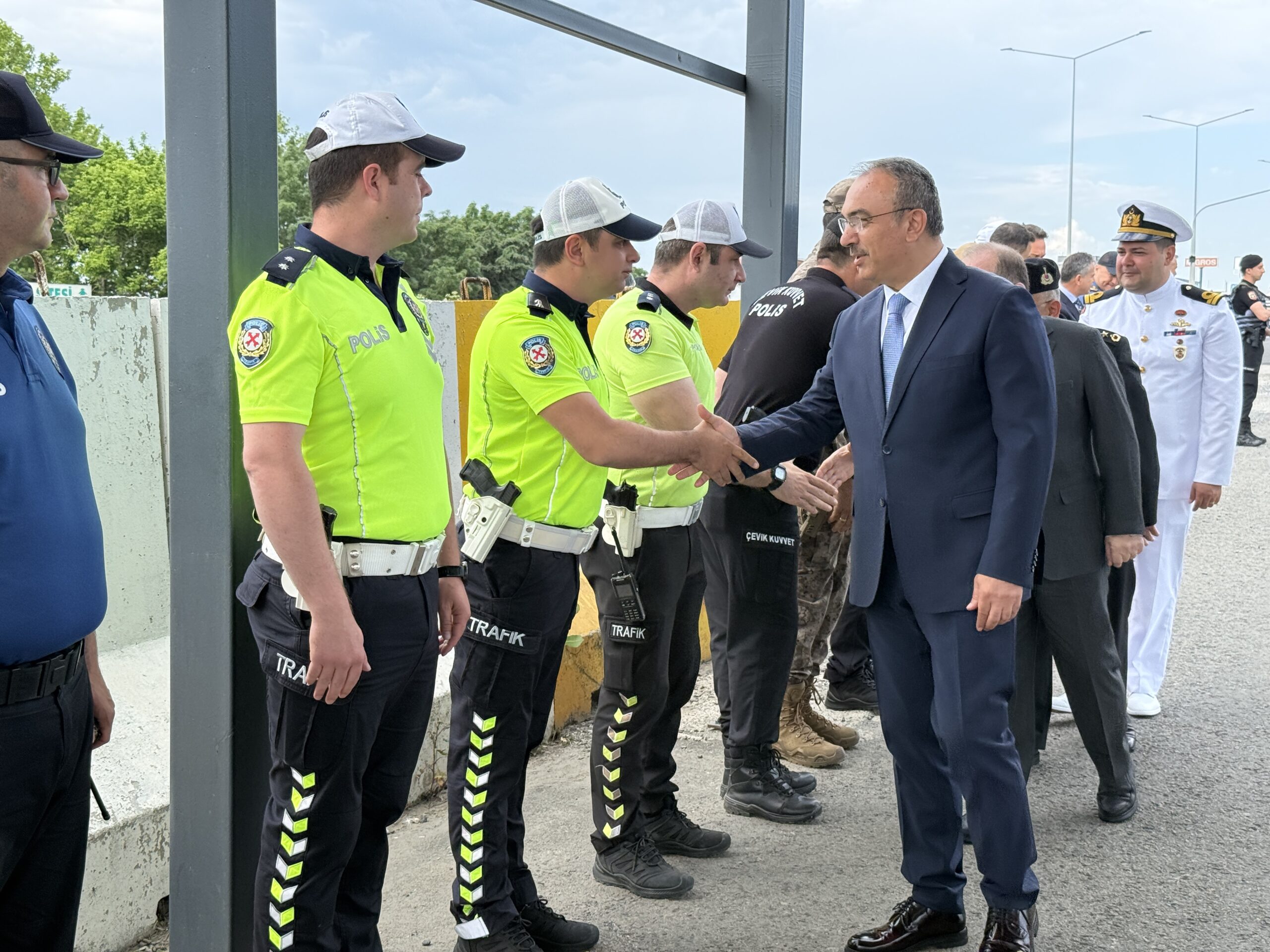-Tekirdağ Valisi Soytürk'ten görev başındaki personele bayram ziyareti