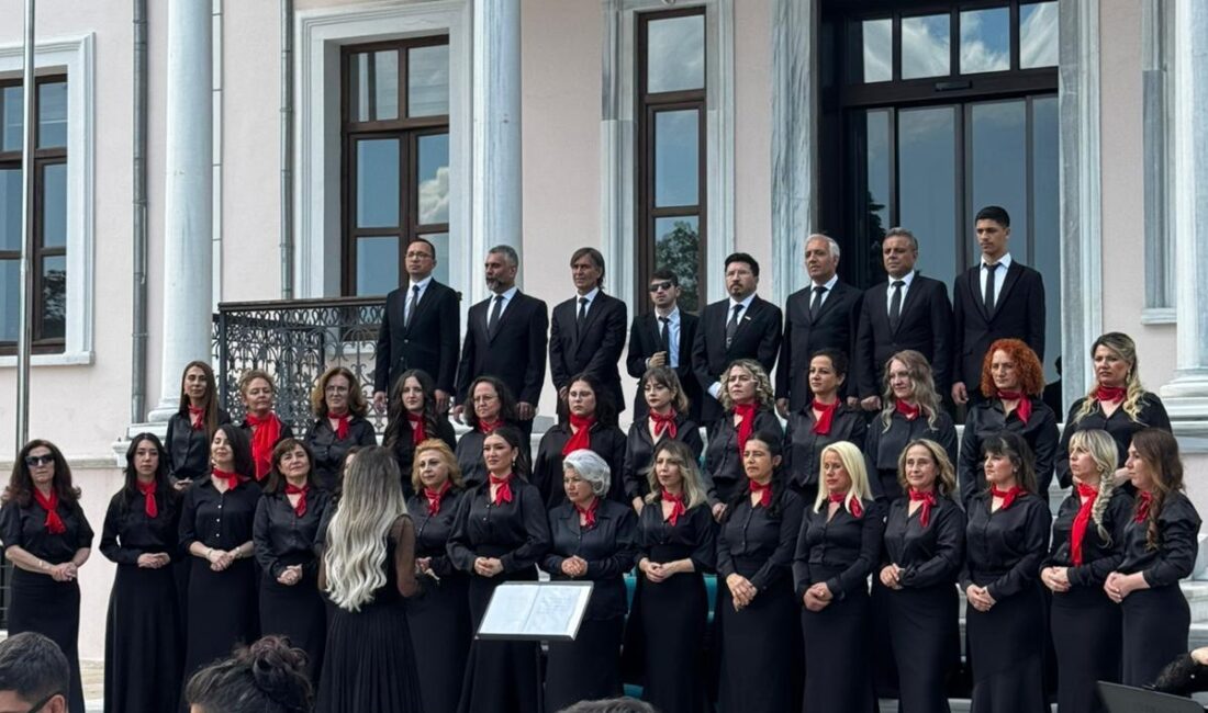 Tekirdağ’da Öğretmen ve Öğrencilerden 19 Mayıs’a Özel Klip Tekirdağ İl Milli Eğitim Müdürlüğü Maarif Korosu ve Orkestrası tarafından,