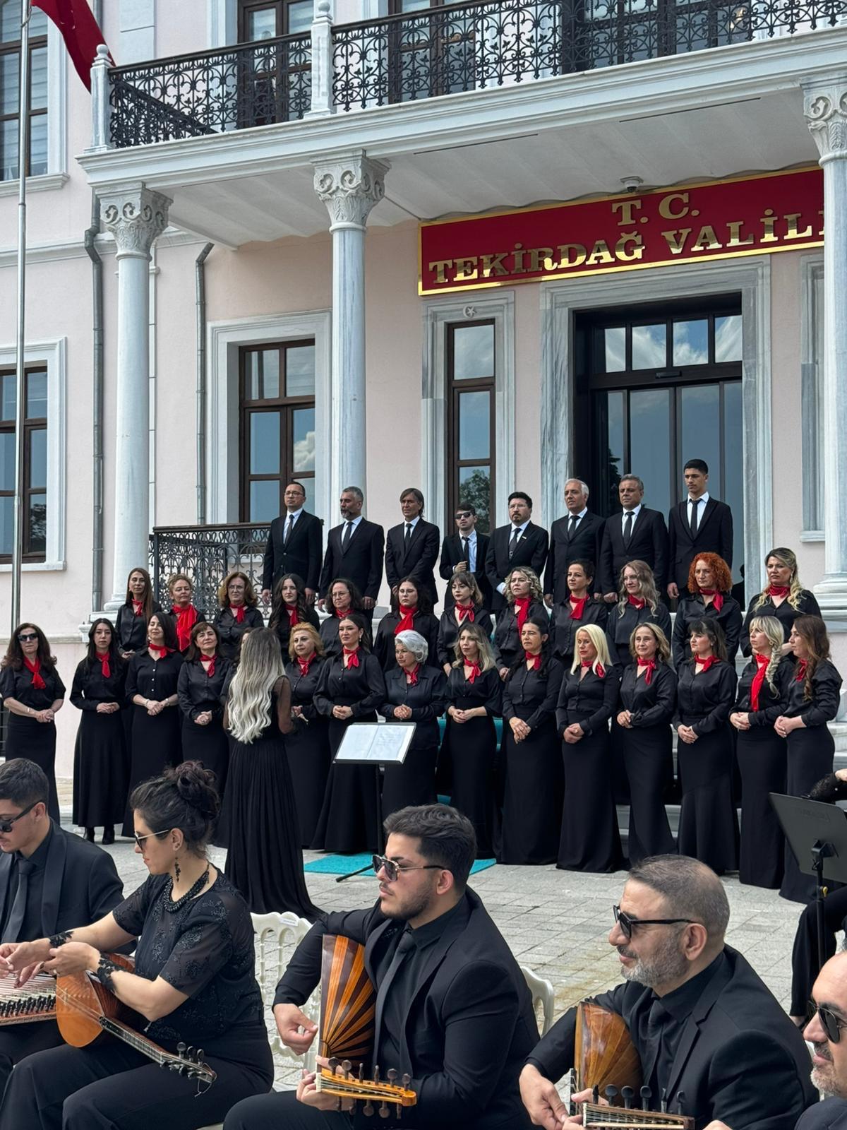 Tekirdağ İl Milli Eğitim Müdürlüğü Maarif Korosu ve Orkestrası tarafından,