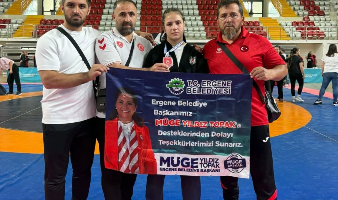  Sivas’ta gerçekleştirilen U17 Türkiye Güreş Şampiyonası’nda Ergeneli sporcu Esma Nur