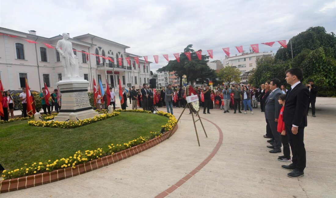 Tekirdağ’da 2026-2027 Eğitim Öğretim Yılı İlköğretim Haftası etkinlikleri kapsamında çelenk