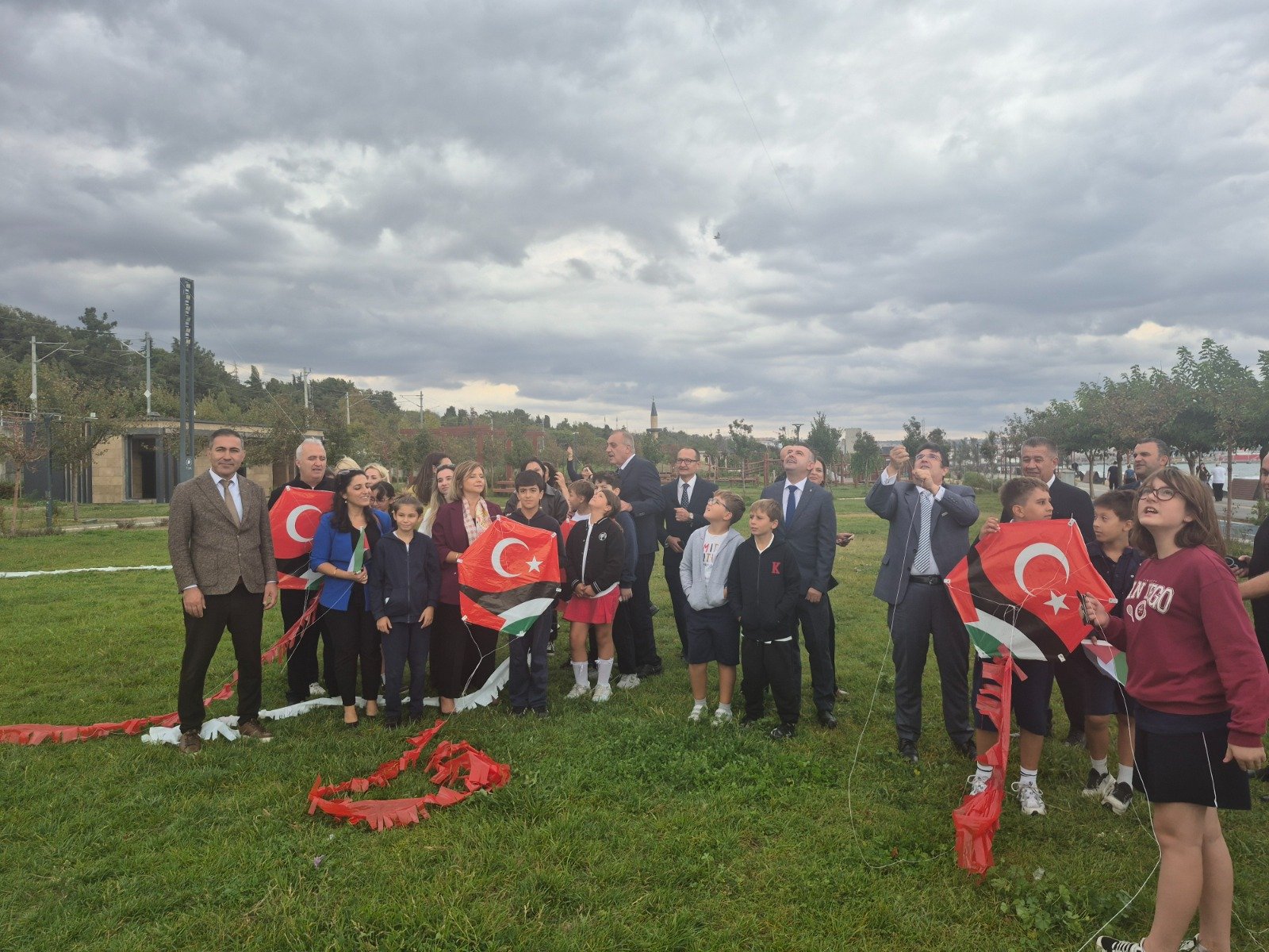 Gazze’de yaşanan insani drama dikkati çekmek ve çocuklara destek olmak